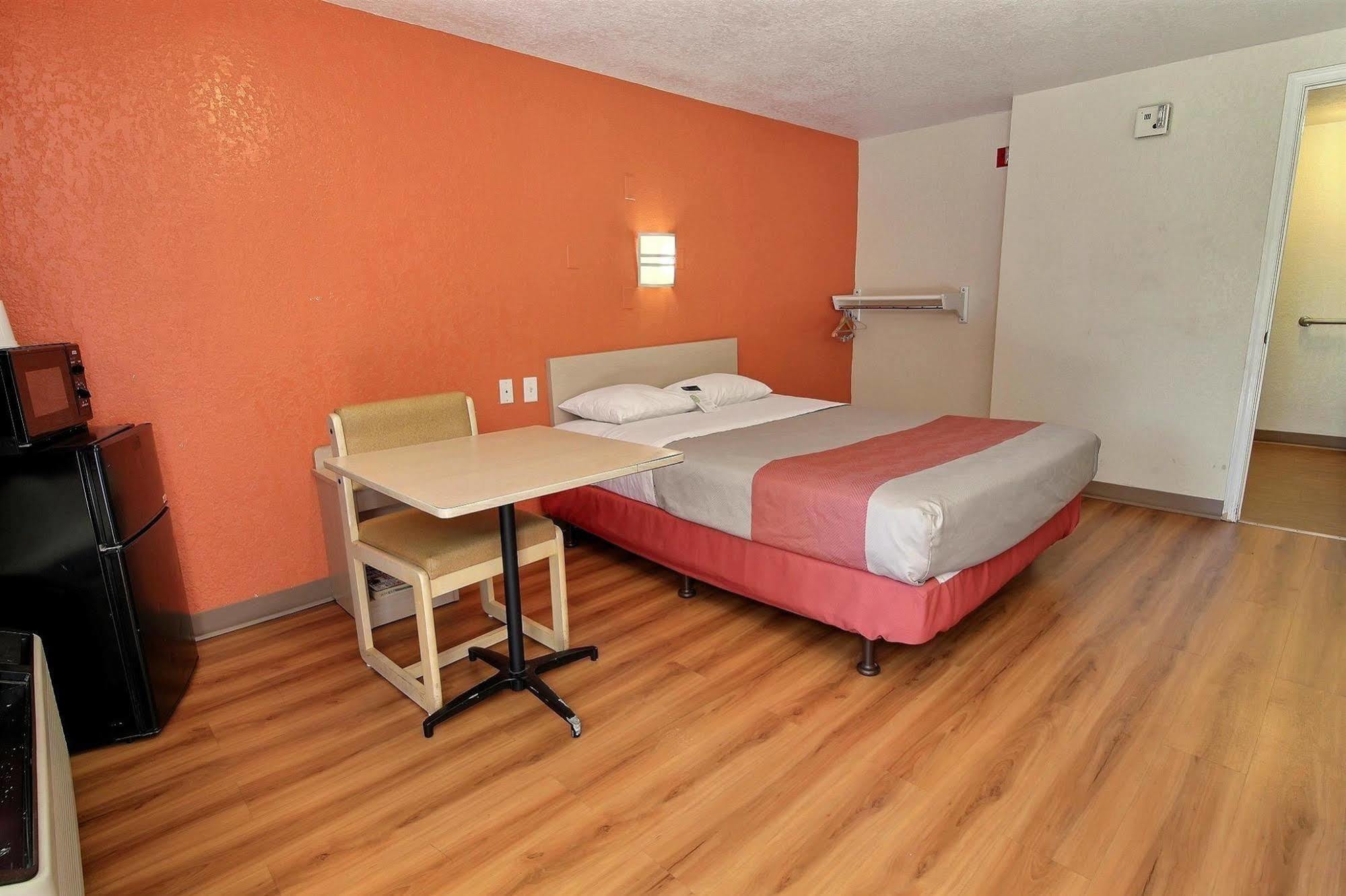 Motel 6-Newport News, Va Buitenkant foto