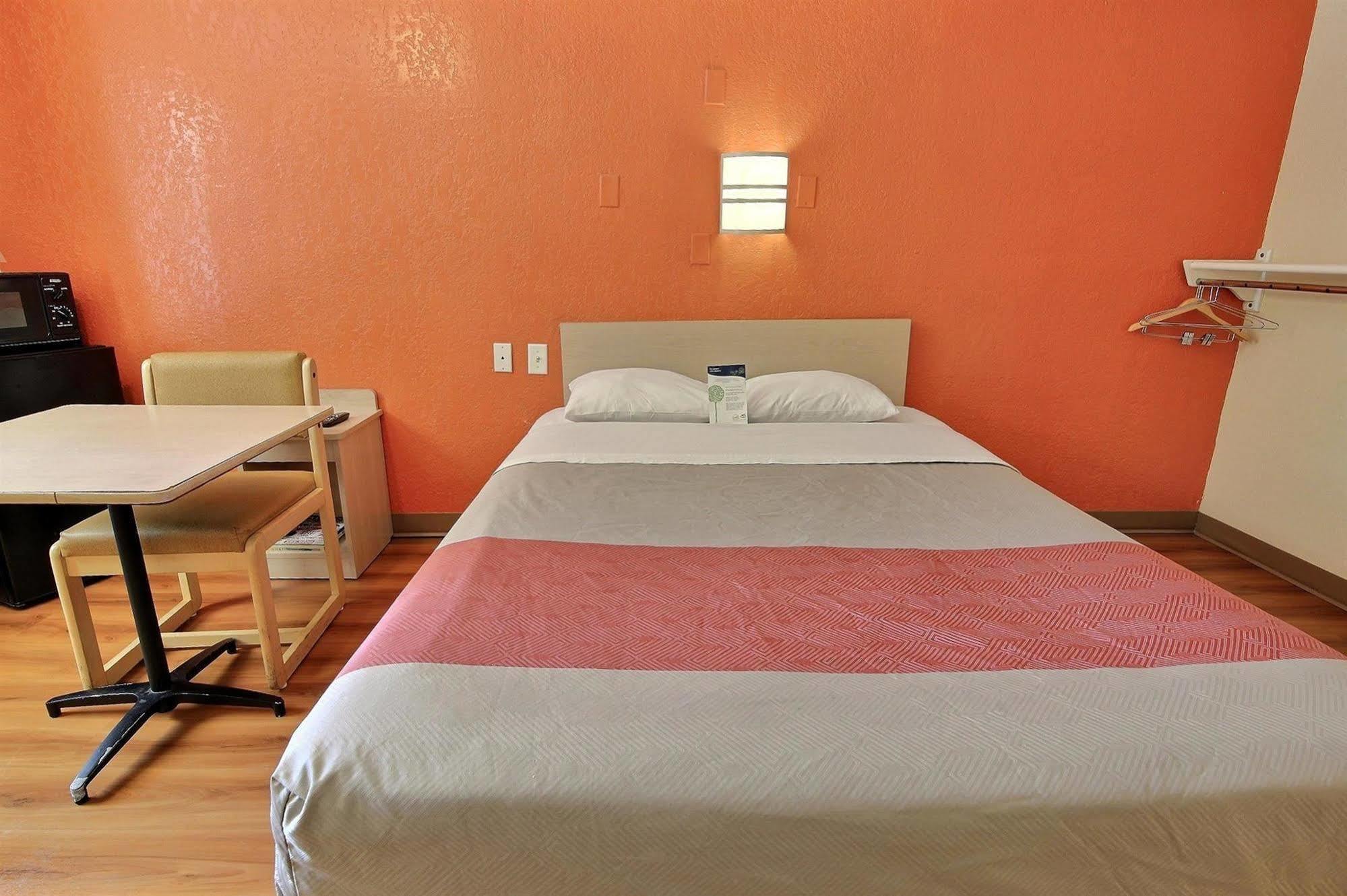 Motel 6-Newport News, Va Buitenkant foto