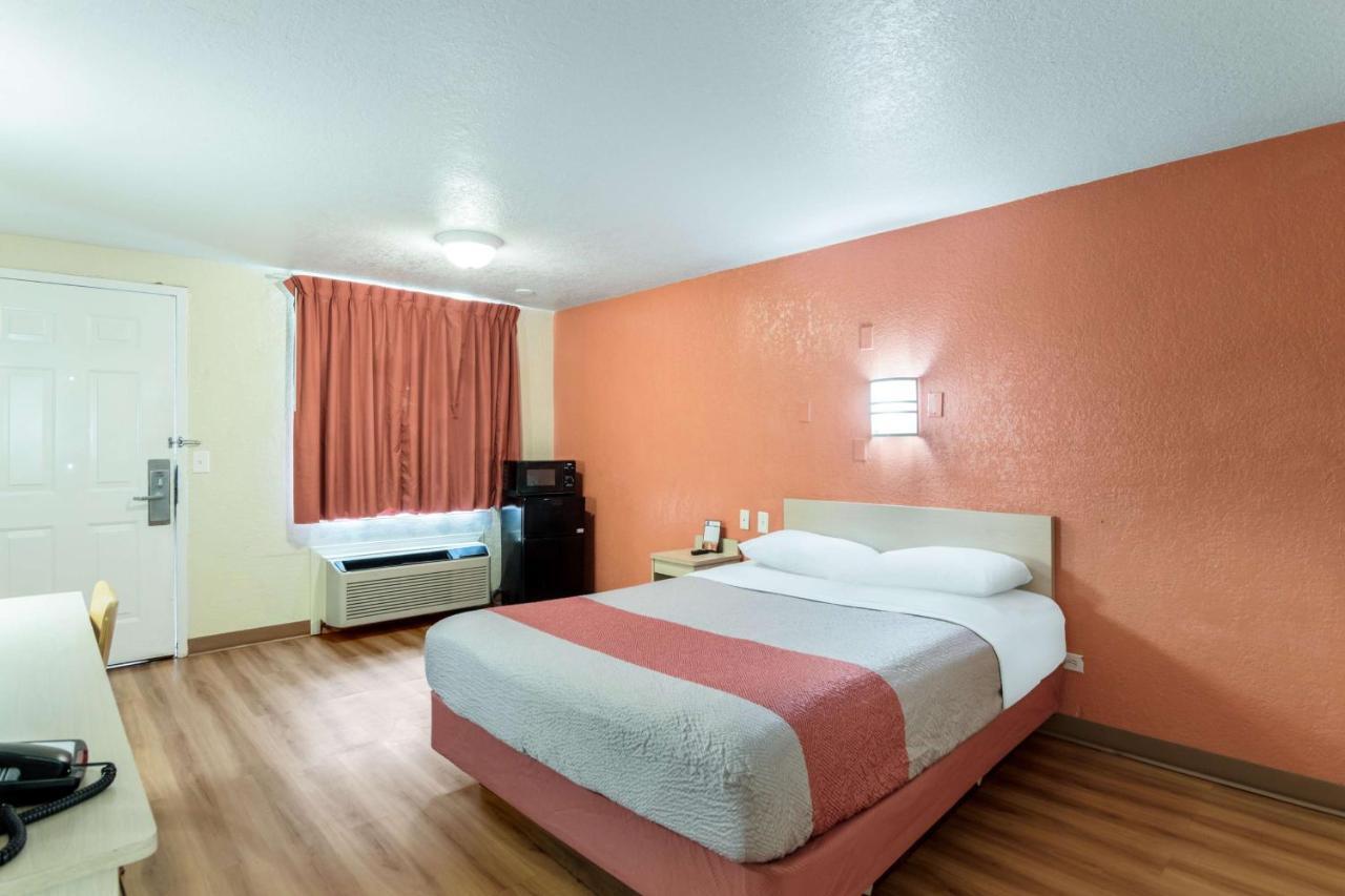 Motel 6-Newport News, Va Buitenkant foto